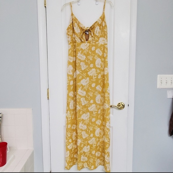 FAVLUX Dresses & Skirts - Beautiful mustard yellow white floral maxi dress